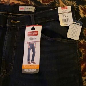 Brand new never worn wrangler jeans